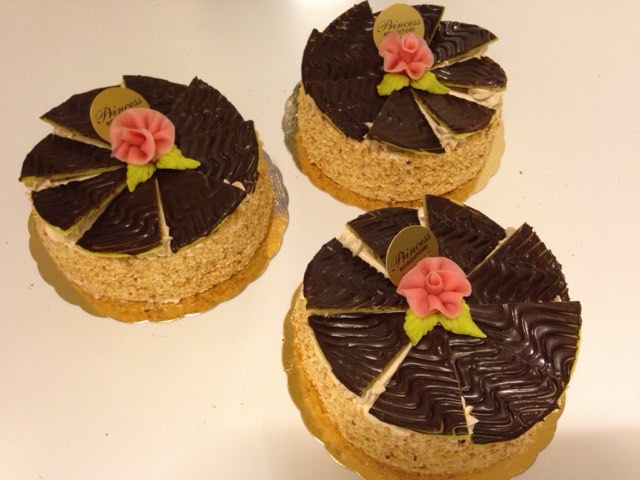 Noisettetårta – Princess Konditori Örebro